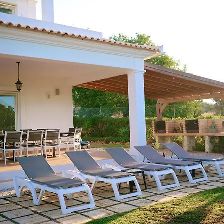 Beautiful 5 En-suite Bed With Private Pool Hotel 3*